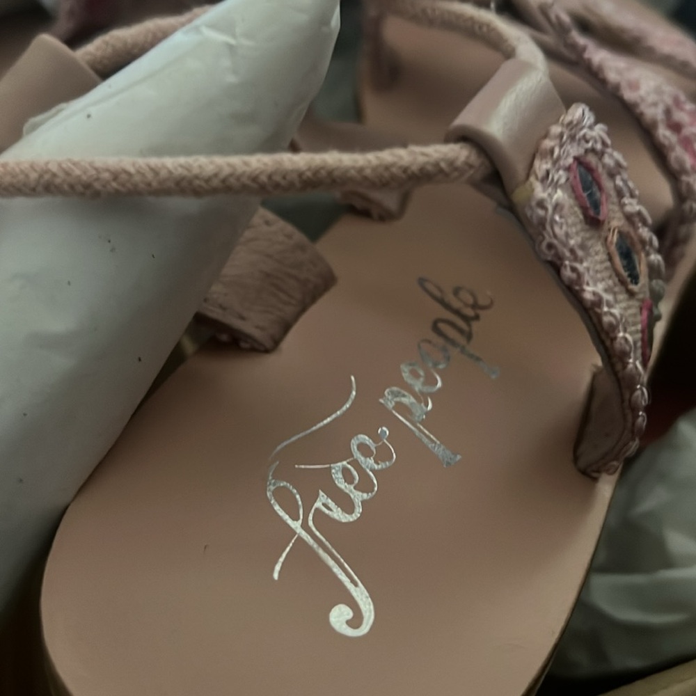 🛑 1 hour sale. Free People, Leather Sandals, Mantra Mirror - final reduction 💎 - Picture 9 of 9